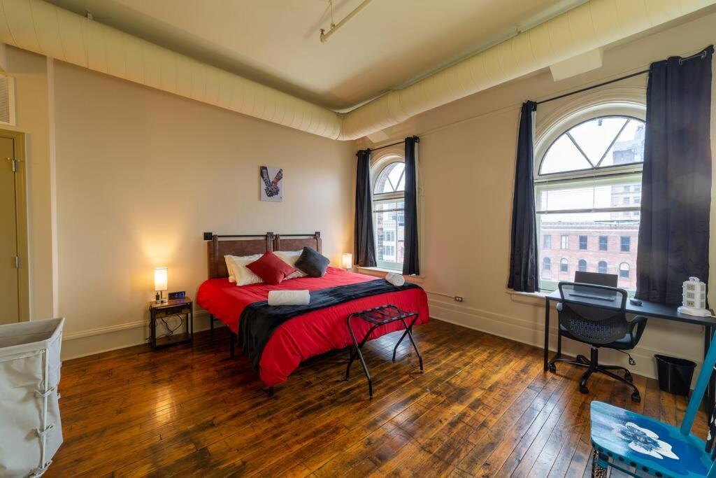 King Bed W/ Panoramic Views Of Dt! Appartement Rochester Buitenkant foto