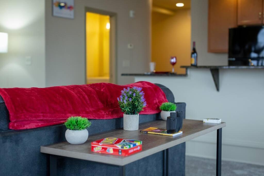 King Bed W/ Panoramic Views Of Dt! Appartement Rochester Buitenkant foto